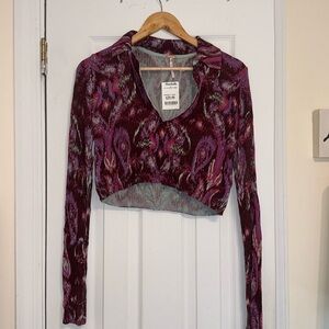 Brand New Free People cropped sweater. Size small